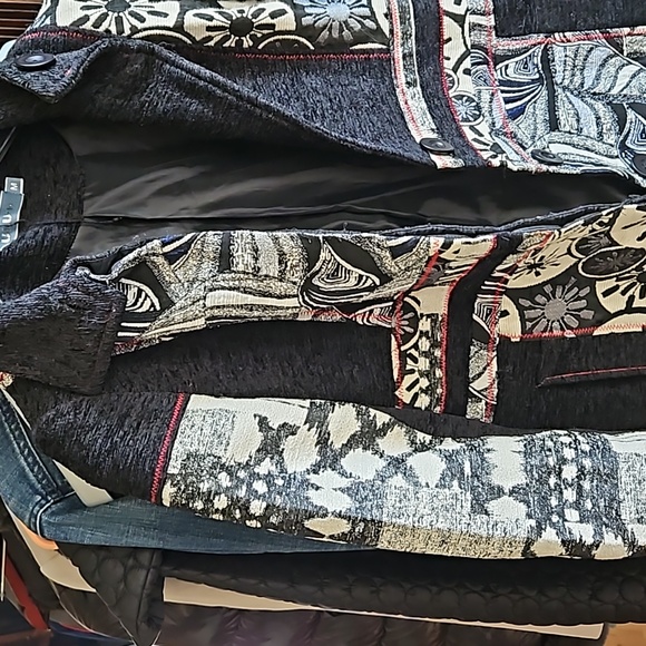 Jacket - Picture 3 of 7